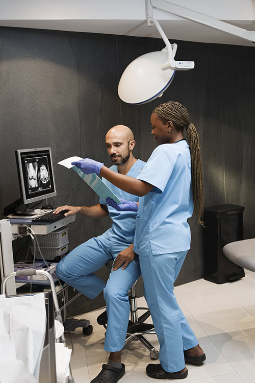 Startseite 6 Internist Bernhard Scheja über die Bedeutung der Ultraschalluntersuchung